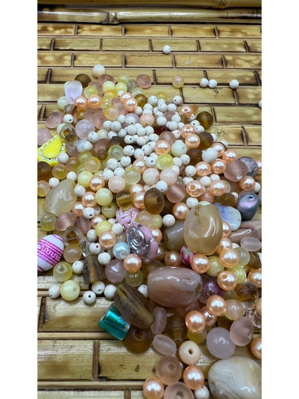Assorted Glass Acrylic & Wood Beads For Jewelry Making Crafting & DIY Projects